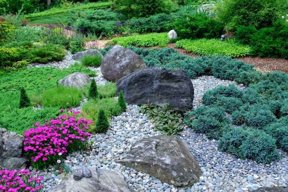rock mulch landscape Hartselle